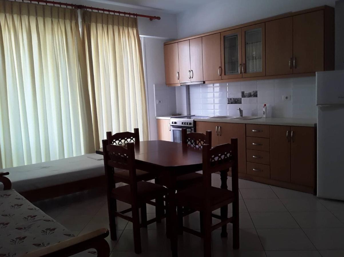Caldera Vista Apartaments Саранде Екстериор снимка