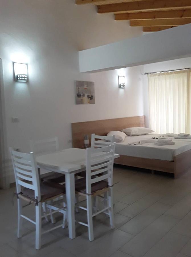 Caldera Vista Apartaments Саранде Екстериор снимка