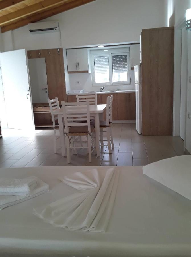 Caldera Vista Apartaments Саранде Екстериор снимка